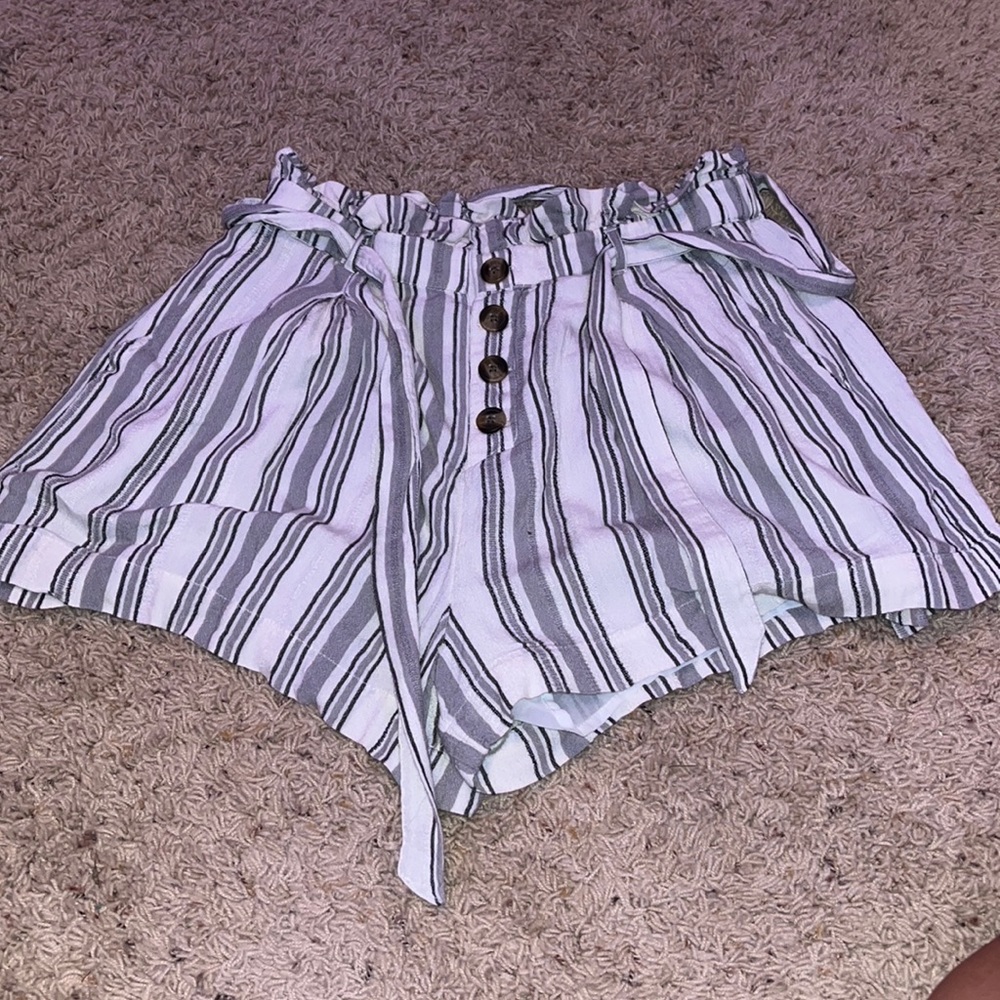 american eagle shorts M